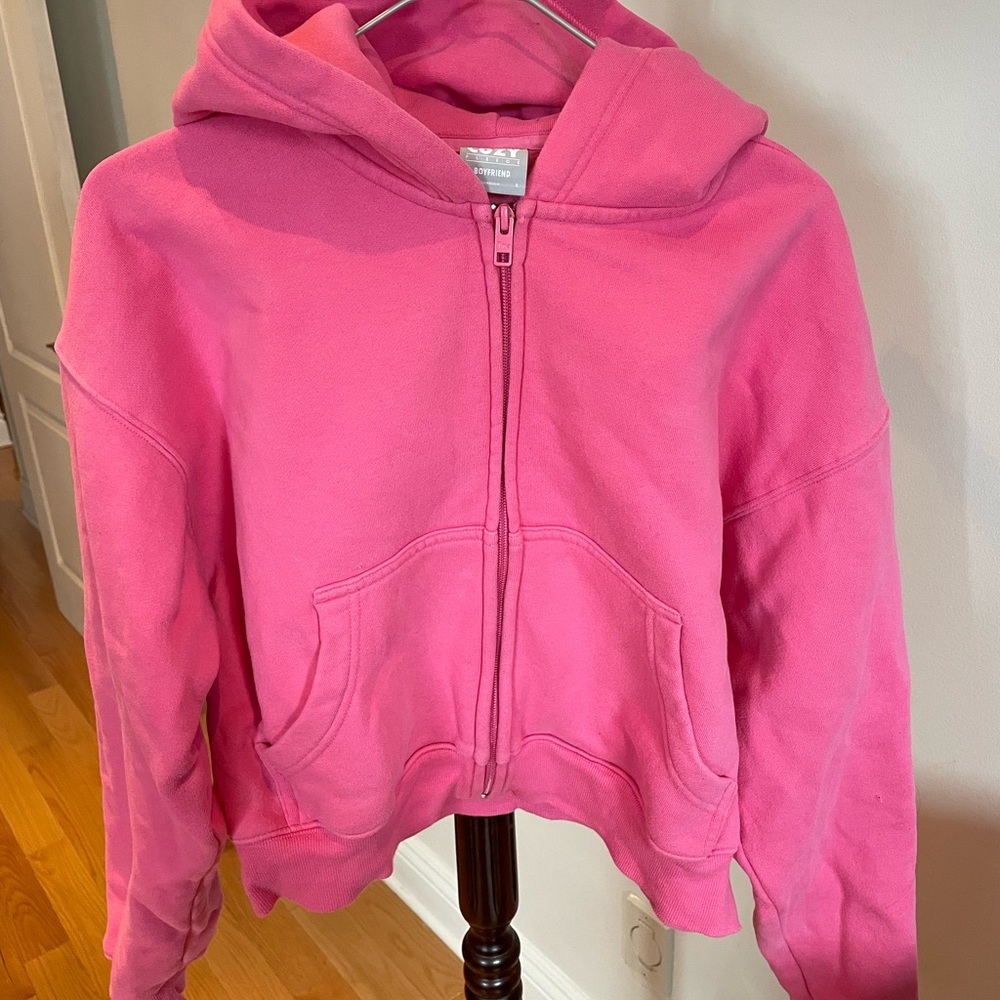 Aritzia Hoodie Cosmo Pink